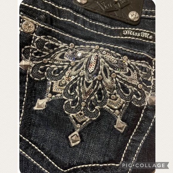 Miss Me Jeans size 34 x 34 Signature Boot Cut
Rainbow Sequins! Awesome Nwt - Picture 10 of 11
